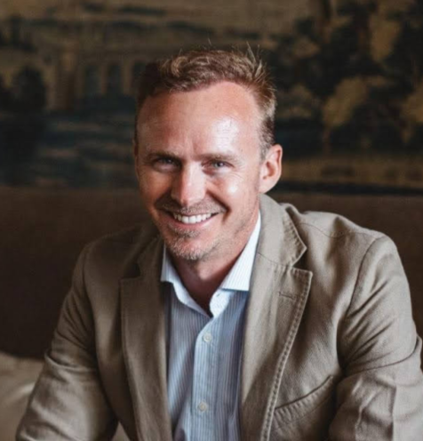 Mr Jesús Perucho Alcalde